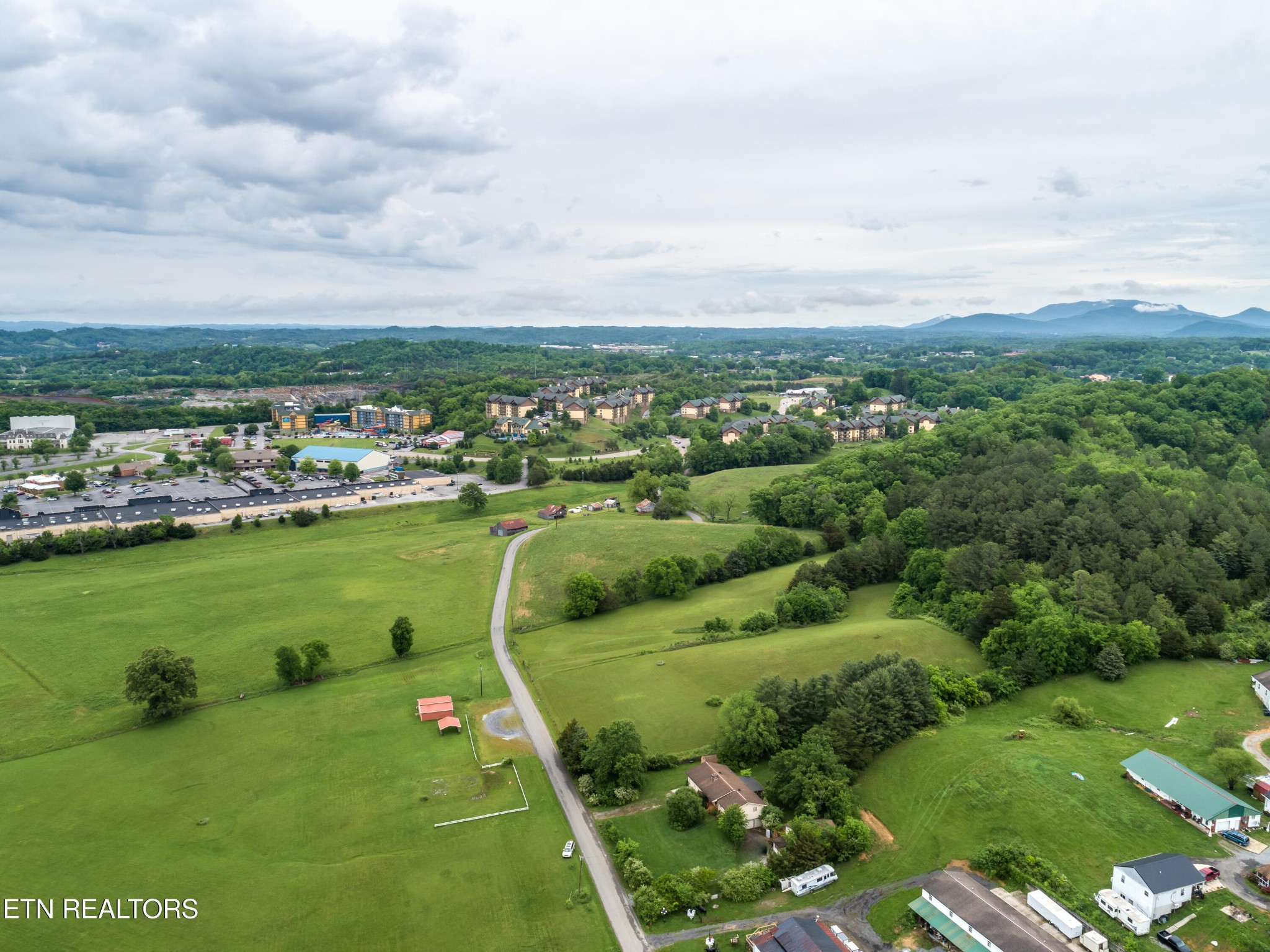 375 Rainbow Road Sevierville, TN 37862 - Photo 51 of 58 Gallery Image 51