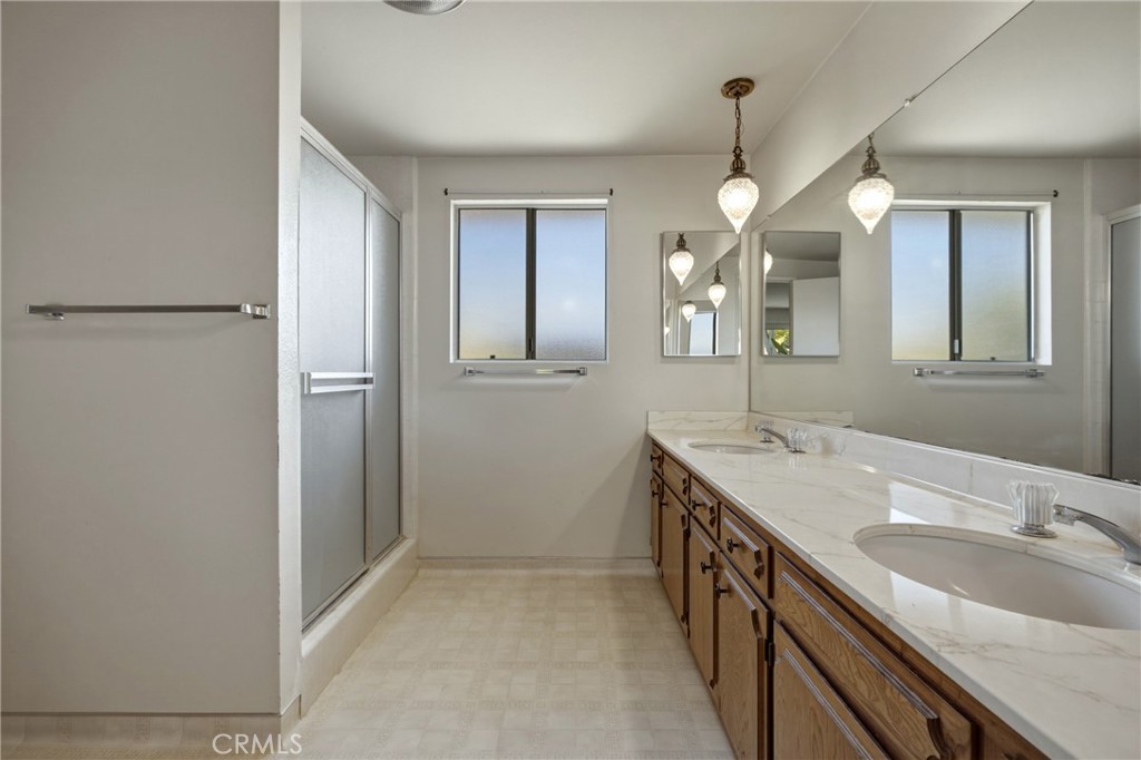 1716 Greenbriar Road Glendale, CA 91207 - Photo 26 of 31 Primary Bath