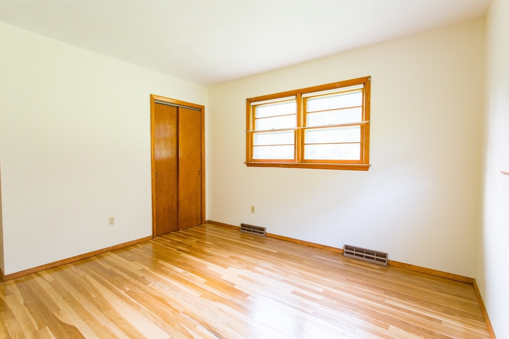 1102 E Road Warren, MA 01585 - Photo 13 of 33 Gallery Image 13