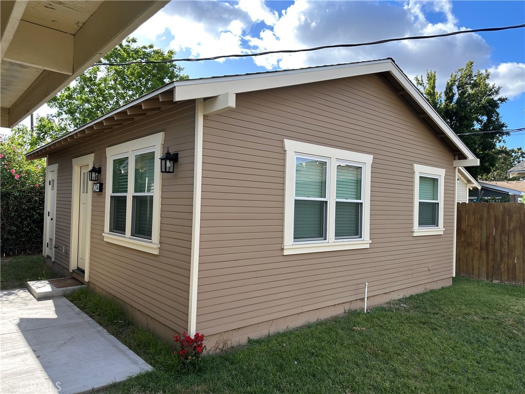 274 North Waverly Street Orange, CA 92866 - Photo 2 of 7