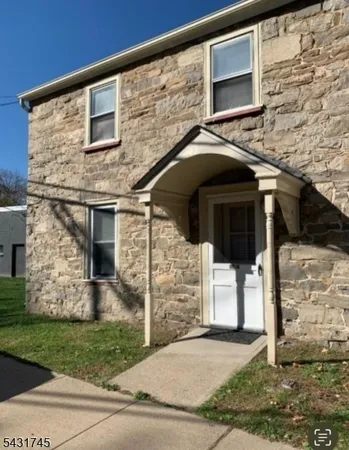 $2,000 | 325 Greenwich Street, Stewartsville, NJ 08886