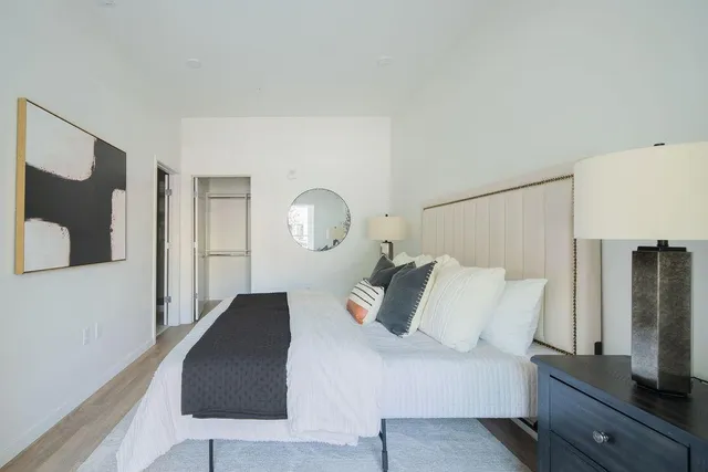 $6,995 | 7 West Drive, Excelsior, MN 55331