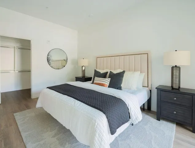 $6,995 | 7 West Drive, Excelsior, MN 55331