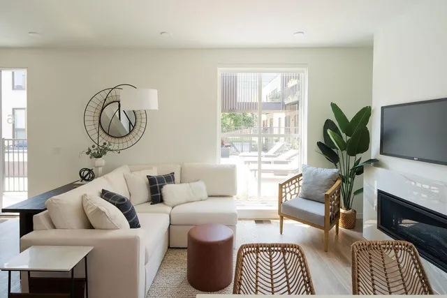 $6,995 | 7 West Drive, Excelsior, MN 55331