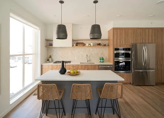 $6,995 | 7 West Drive, Excelsior, MN 55331