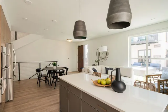 $6,995 | 7 West Drive, Excelsior, MN 55331