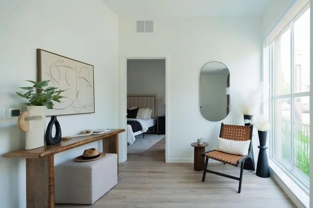 $6,995 | 7 West Drive, Excelsior, MN 55331