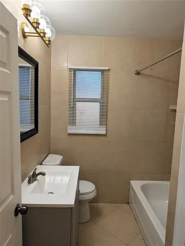 $1,300 | 1117 16th Street West, Bradenton, FL 34205