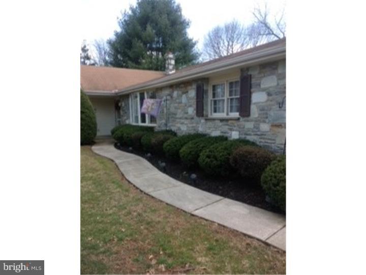 34 Bluebird Road Holland, PA 18966 - Photo 2 of 25 Gallery Image 2