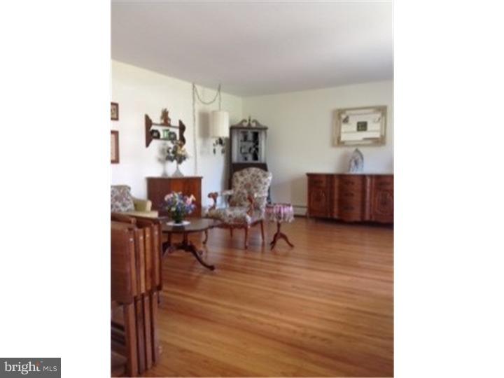 34 Bluebird Road Holland, PA 18966 - Photo 6 of 25 Gallery Image 6