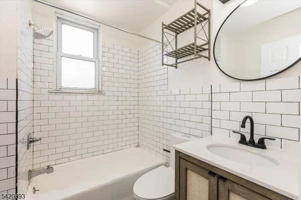 $2,900 | 43 Pleasant Way, Unit 2, Montclair, NJ 07042