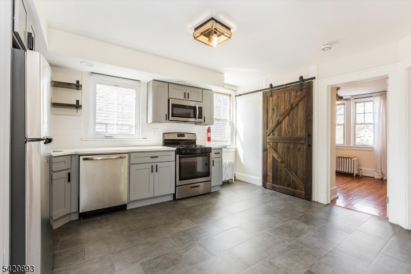 43 Pleasant Way, Unit 2 Montclair, NJ 07042 - Photo 5 of 27