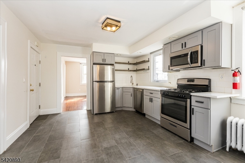 43 Pleasant Way, Unit 2 Montclair, NJ 07042 - Photo 6 of 27