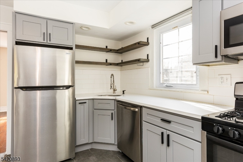 43 Pleasant Way, Unit 2 Montclair, NJ 07042 - Photo 7 of 27