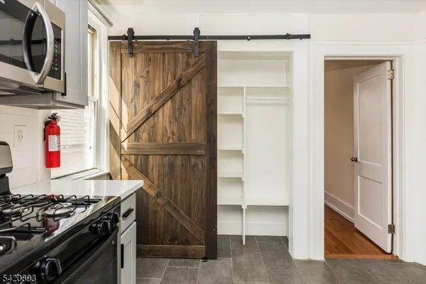 $2,900 | 43 Pleasant Way, Unit 2, Montclair, NJ 07042