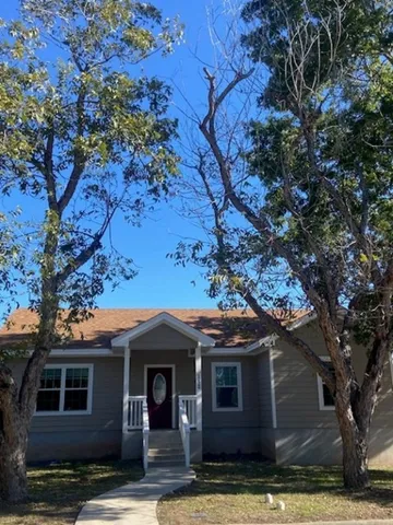 $268,000 | 112 Palmo Drive, Luling, TX 78648