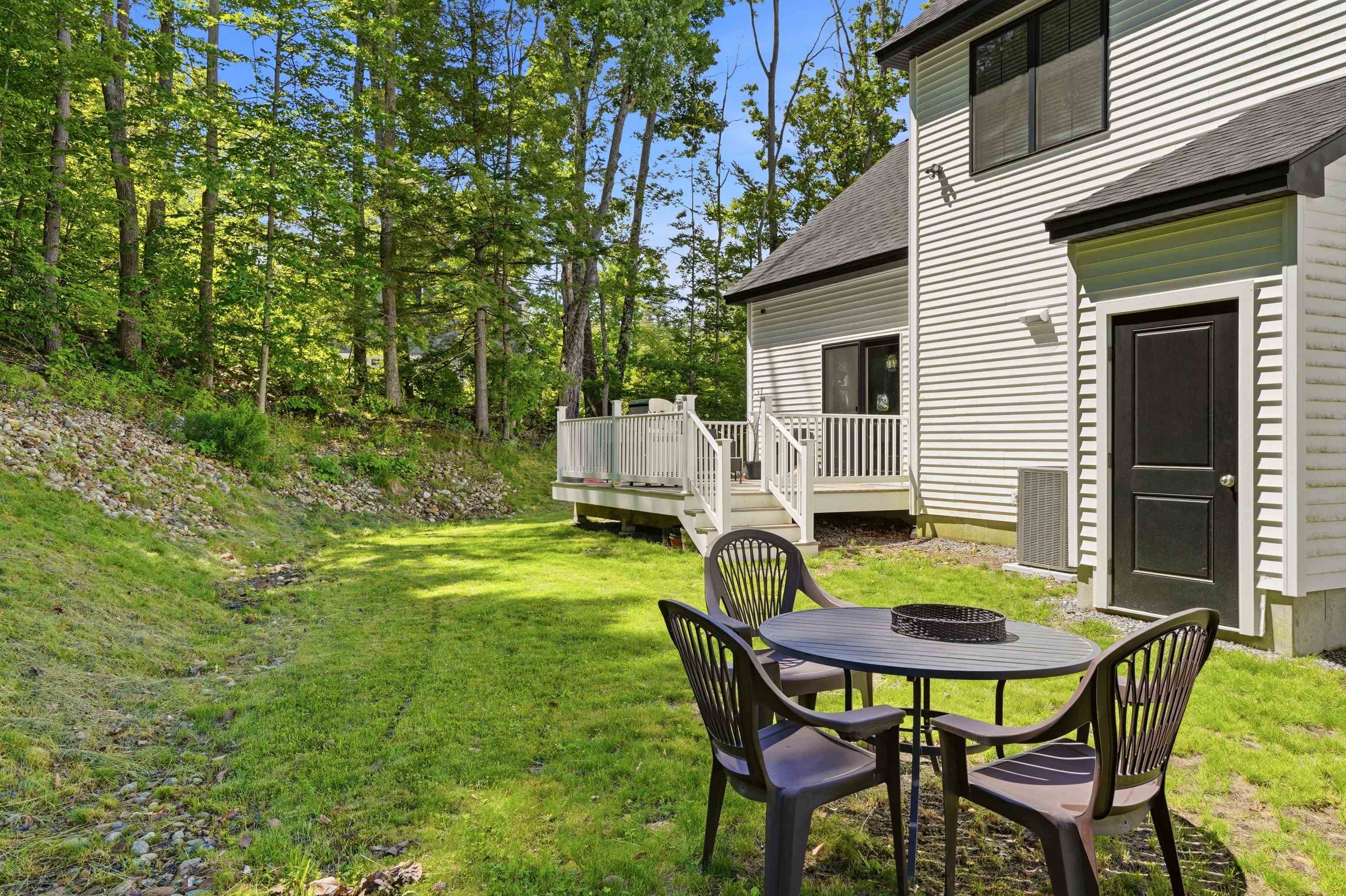 316 Montelona Road Goffstown, NH 03045 - Photo 13 of 60