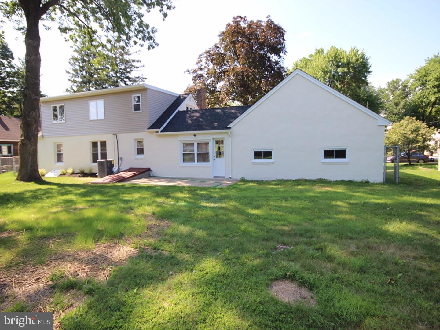 449 Pinecrest Road Springfield, PA 19064 - Photo 25 of 25 a front view of house with garden