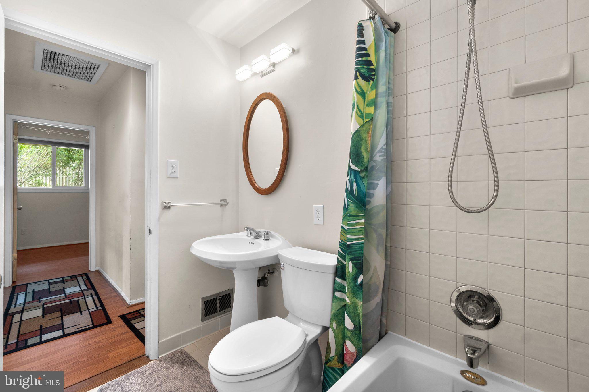 7303 Foxe Place Springfield, VA 22151 - Photo 14 of 38 Full Bathroom