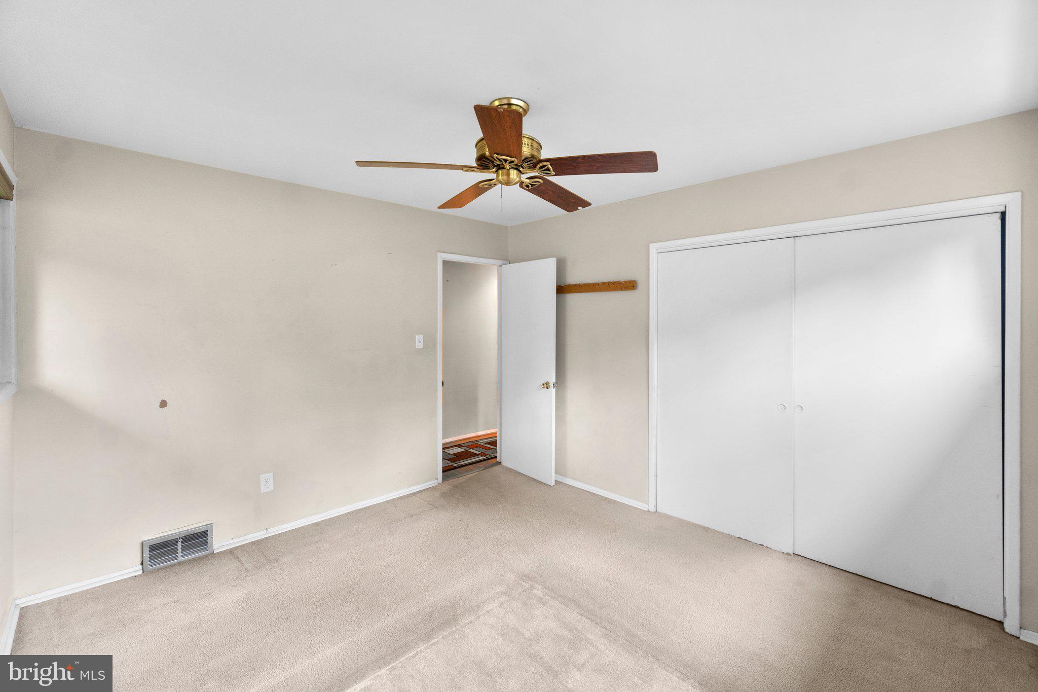 7303 Foxe Place Springfield, VA 22151 - Photo 17 of 38 Primary Room