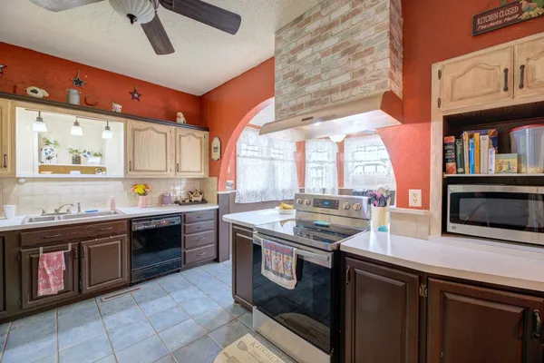 $154,900 | 1125 North A Street, Arkansas City, KS 67005