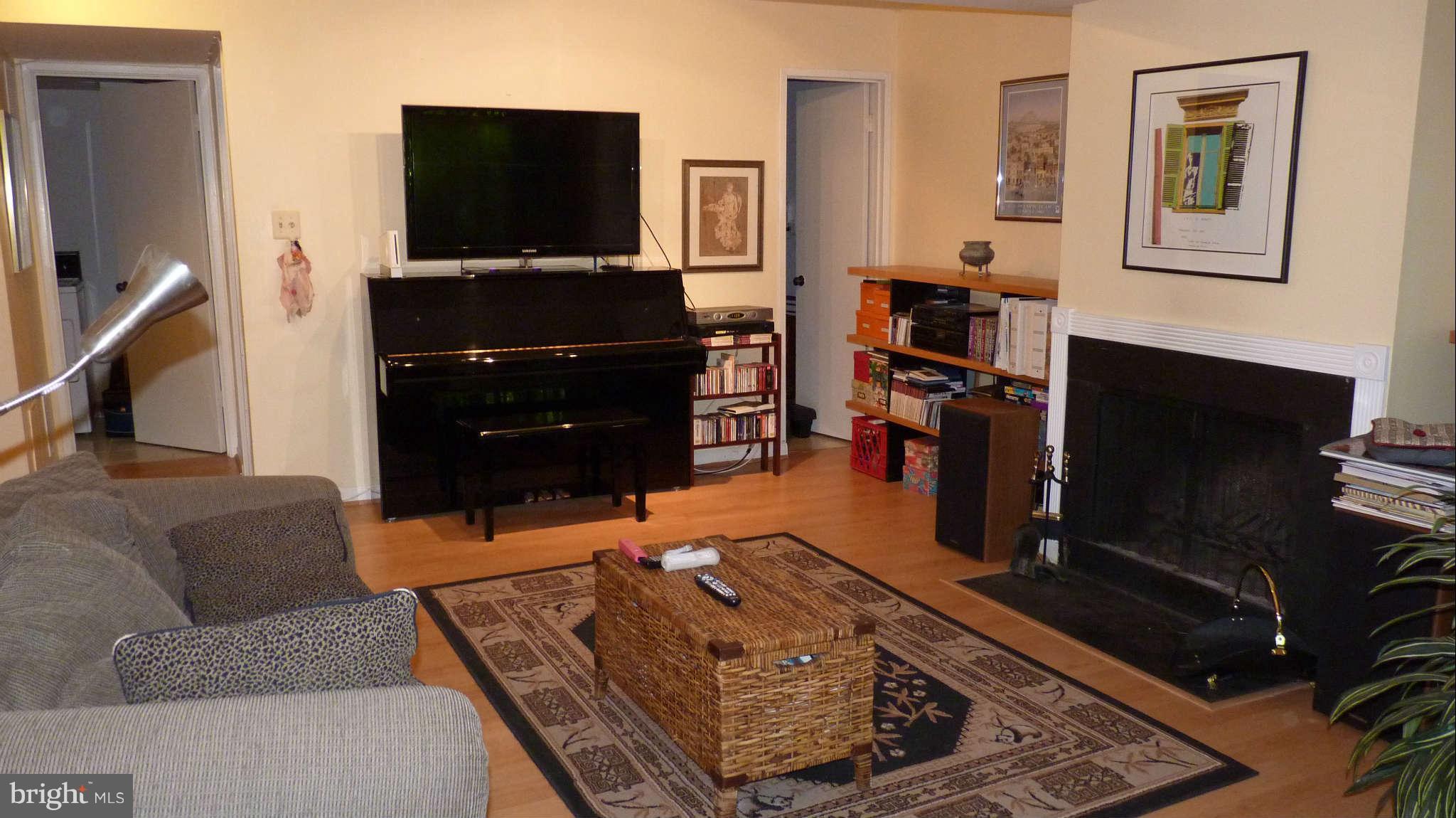 8132 Inverness Ridge Road Potomac, MD 20854 - Photo 19 of 26 Family Room