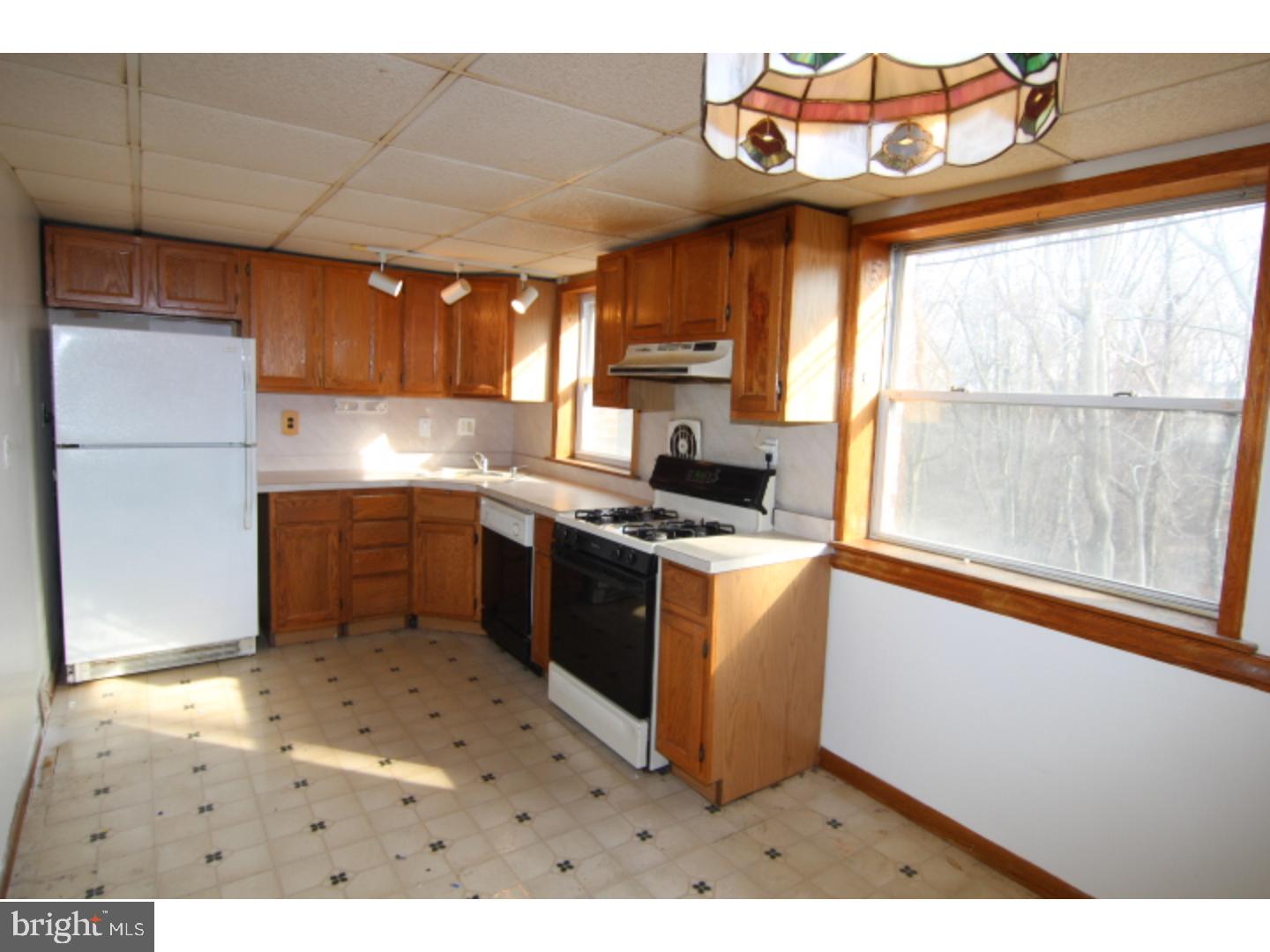 9137 Ryerson Road Philadelphia, PA 19114 - Photo 4 of 9 Gallery Image 4