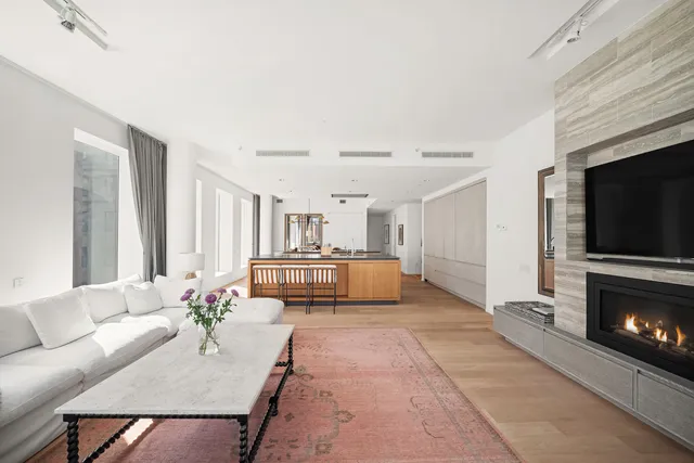 $3,900,000 | 1 John Street, Unit 9D | DUMBO