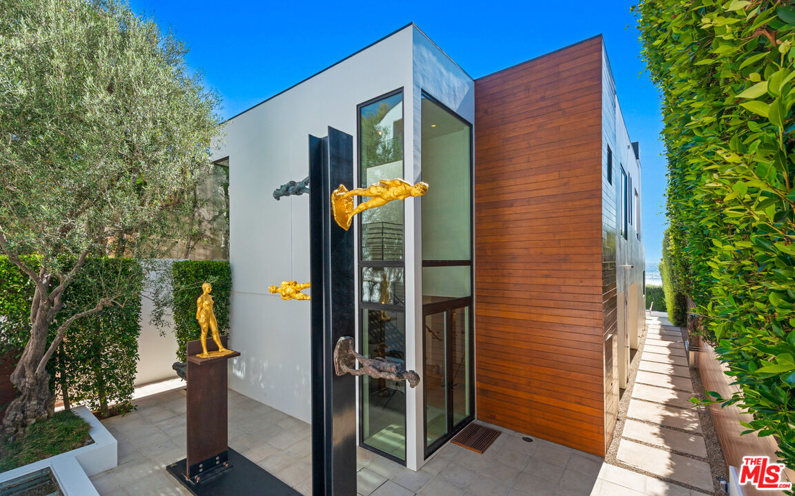 31240 Broad Beach Road Malibu, CA 90265 - Photo 4 of 54 a view of entryway