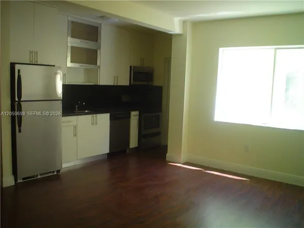 $2,190 | 2931 Sheridan Avenue, Unit 12, Miami Beach, FL 33140