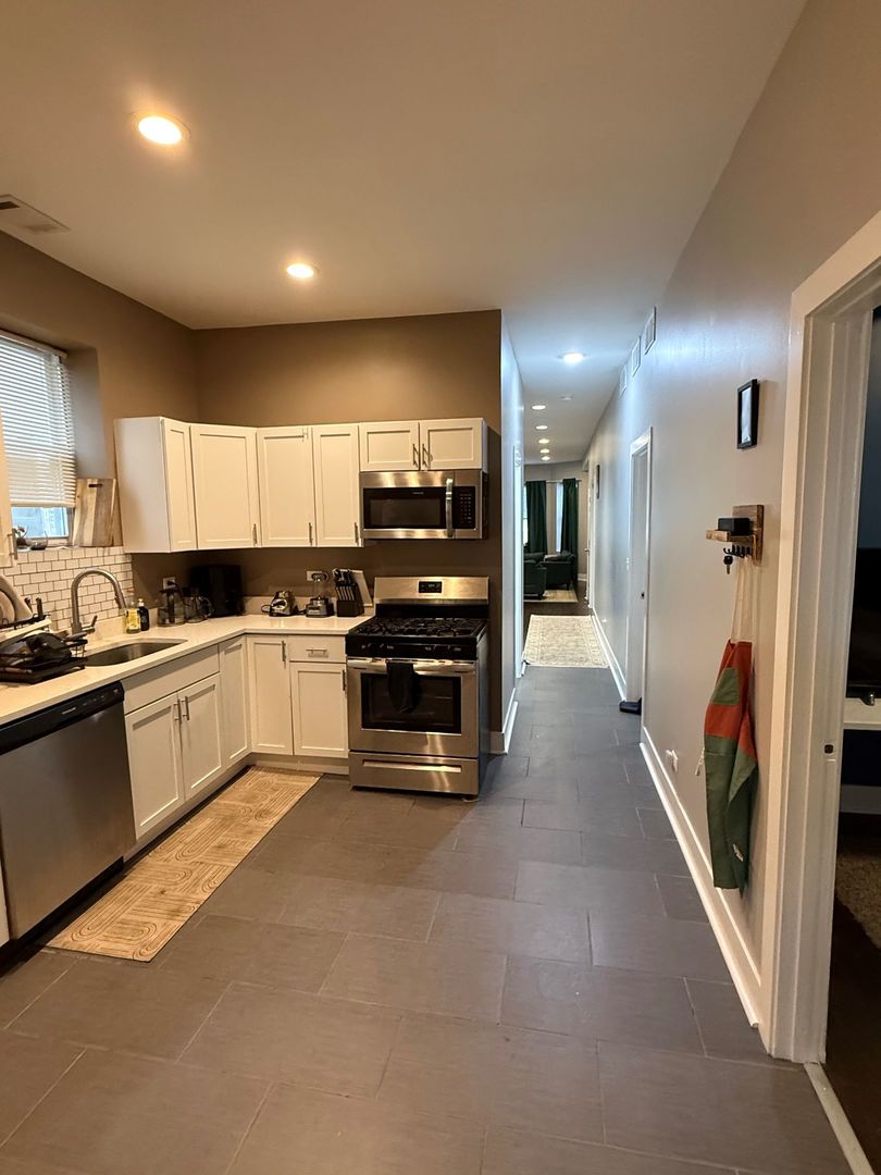 1019 North Ridgeway Avenue, Unit 1 Chicago, IL 60651 - Photo 7 of 22