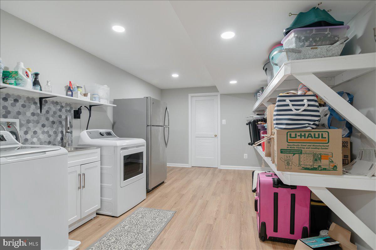 3428 Ramsgate Terrace Alexandria, VA 22309 - Photo 28 of 40 Laundry