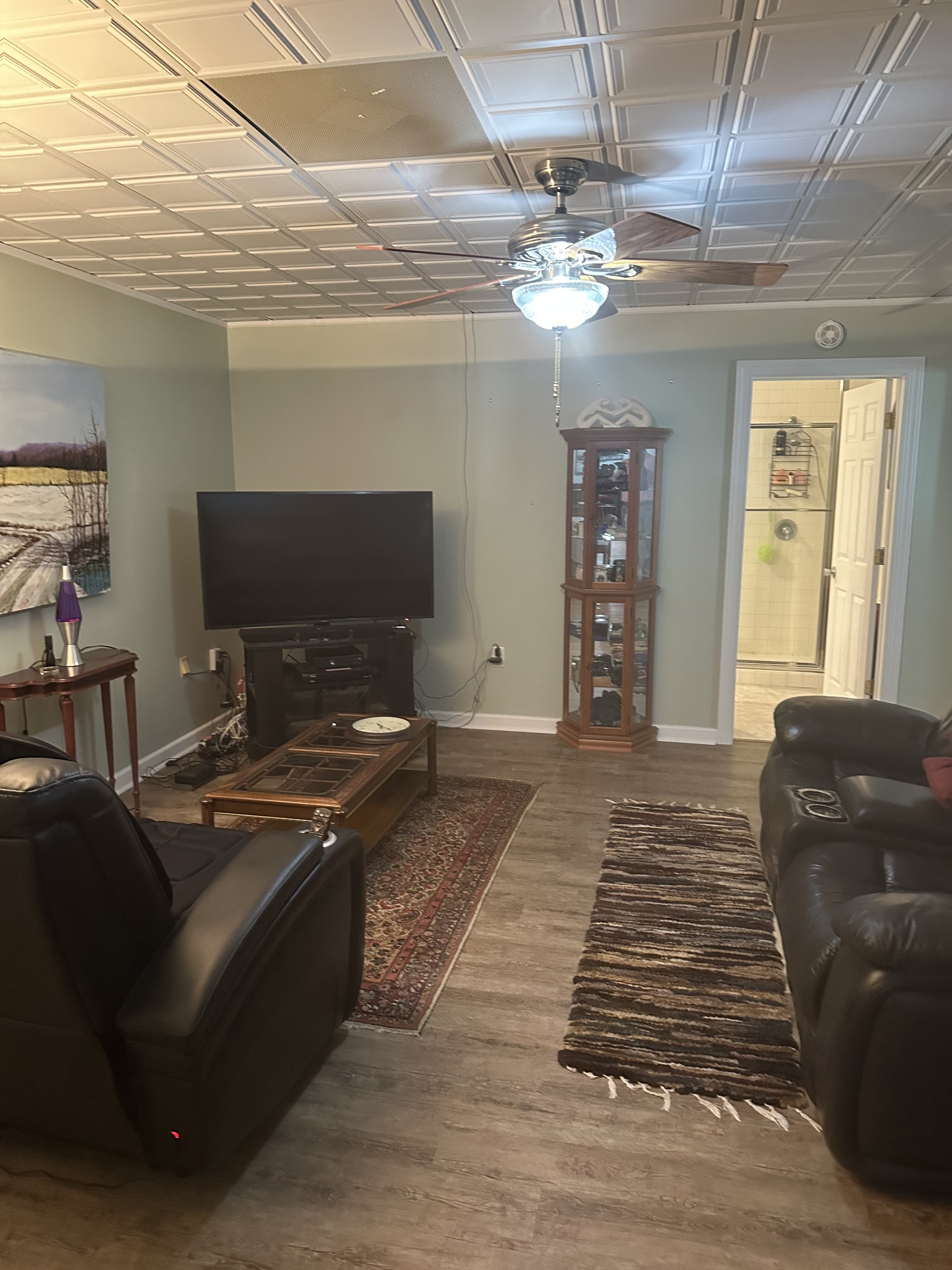 4829 Cole Ridge Road Beechgrove, TN 37018 - Photo 21 of 50 a living room with furniture and a flat screen tv