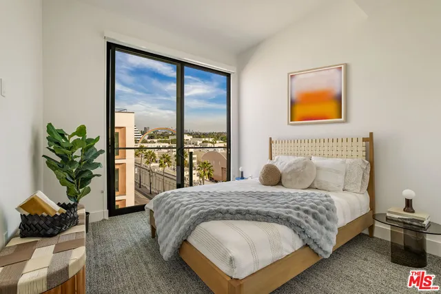 $5,995 | 10401 Washington Boulevard, Unit 304, Culver City, CA 90232