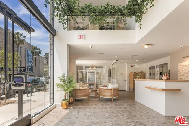 $5,995 | 10401 Washington Boulevard, Unit 304, Culver City, CA 90232