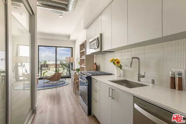 $5,995 | 10401 Washington Boulevard, Unit 304, Culver City, CA 90232
