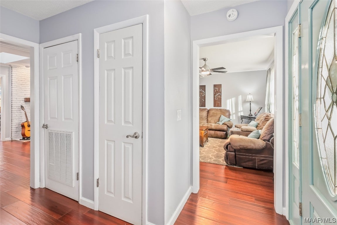 302 West Hickory Bend Road Enterprise, AL 36330 - Photo 4 of 42 Gallery Image 4