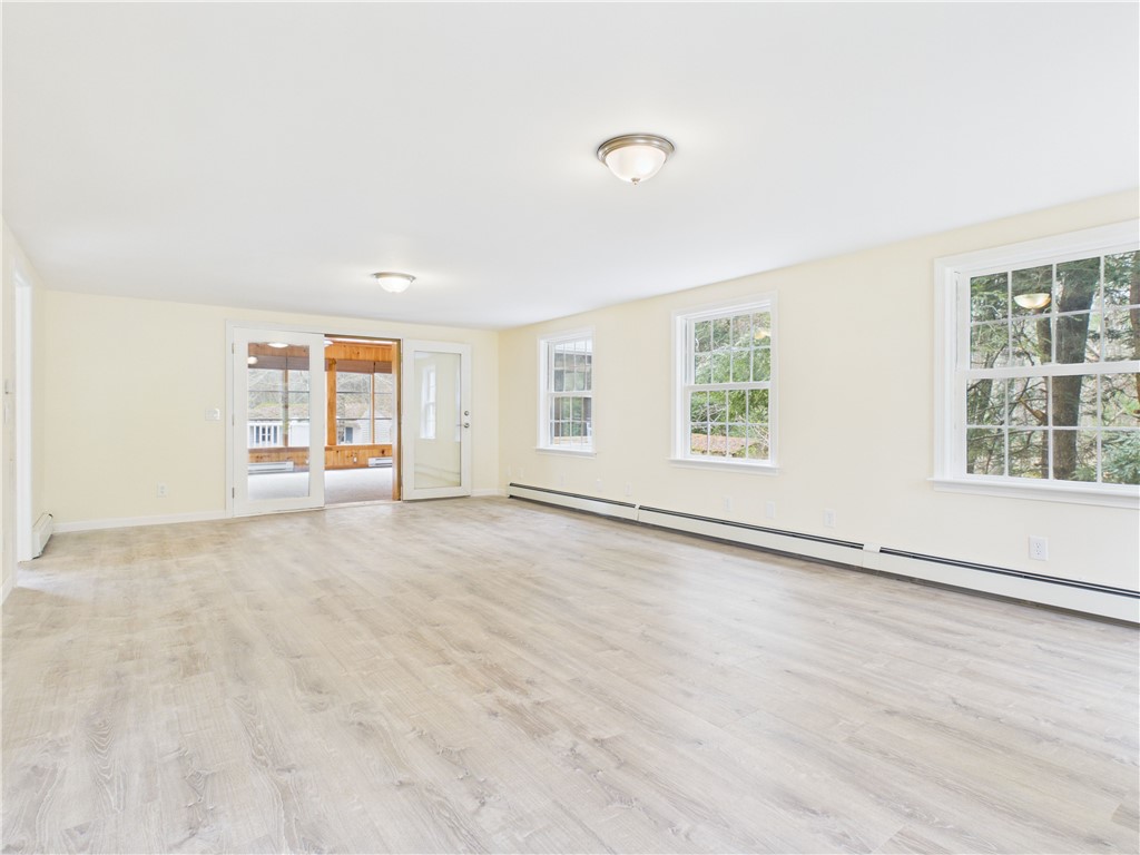 6502 Flat River Road Coventry, RI 02827 - Photo 11 of 34