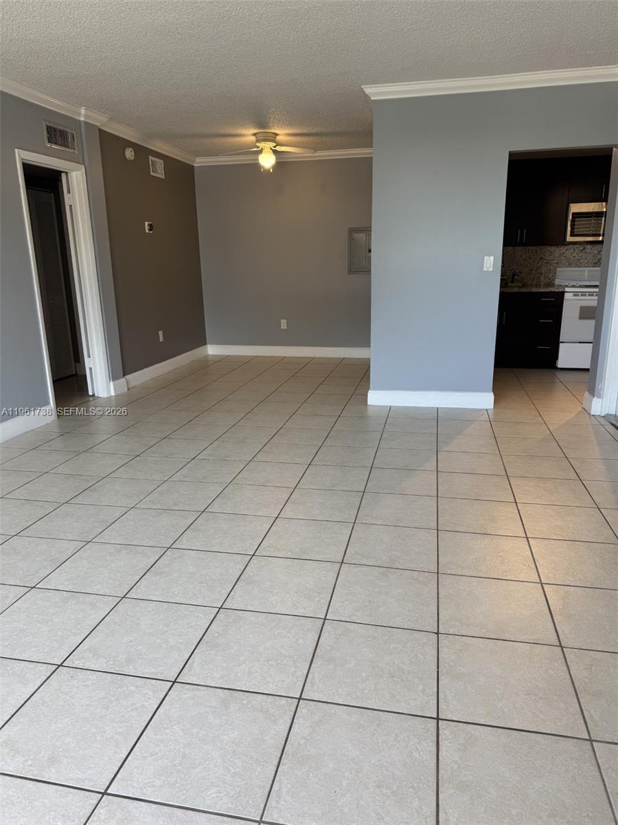 13781 Southwest 66th Street, Unit 129B Miami, FL 33183 - Photo 8 of 24 Living dining combination