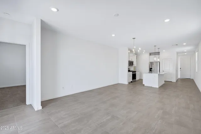 $2,000 | 30450 Sage Street, San Tan Valley, AZ 85143