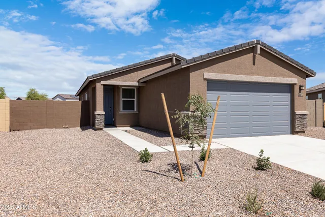 $2,000 | 30450 Sage Street, San Tan Valley, AZ 85143