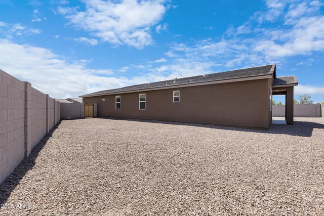 $2,000 | 30450 Sage Street, San Tan Valley, AZ 85143
