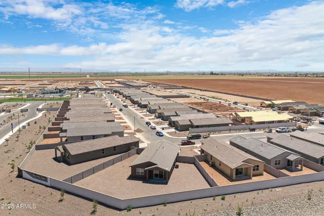 $2,000 | 30450 Sage Street, San Tan Valley, AZ 85143