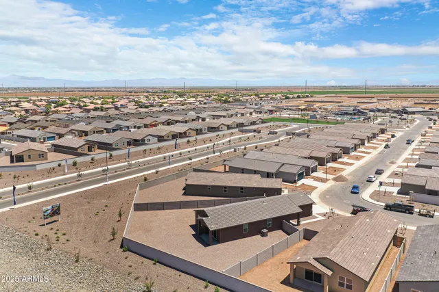 $2,000 | 30450 Sage Street, San Tan Valley, AZ 85143