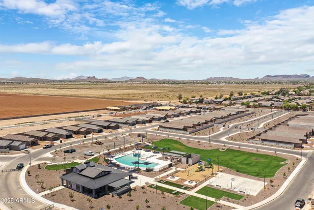 $2,000 | 30450 Sage Street, San Tan Valley, AZ 85143