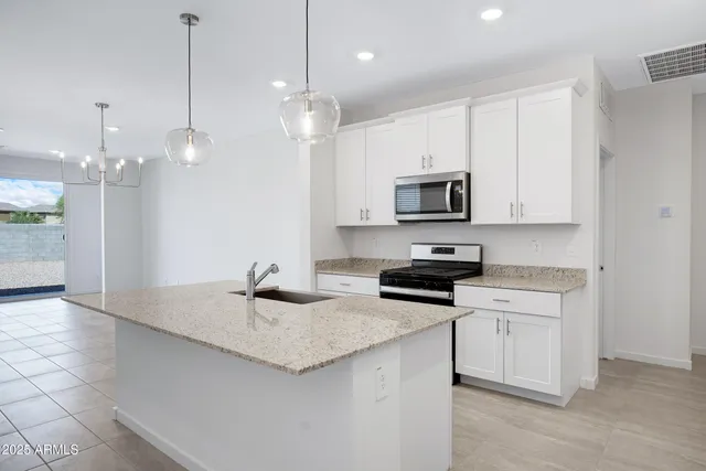 $2,000 | 30450 Sage Street, San Tan Valley, AZ 85143