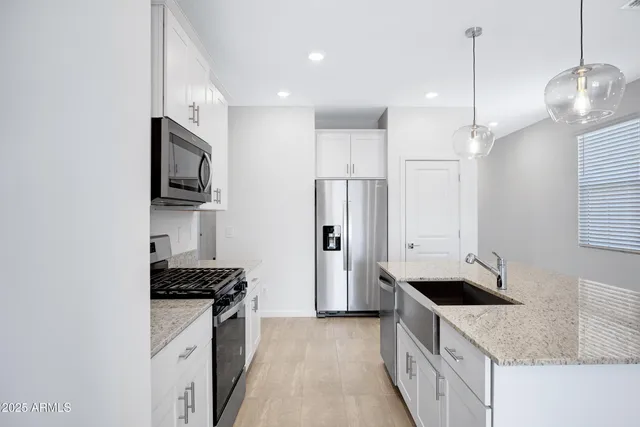 $2,000 | 30450 Sage Street, San Tan Valley, AZ 85143