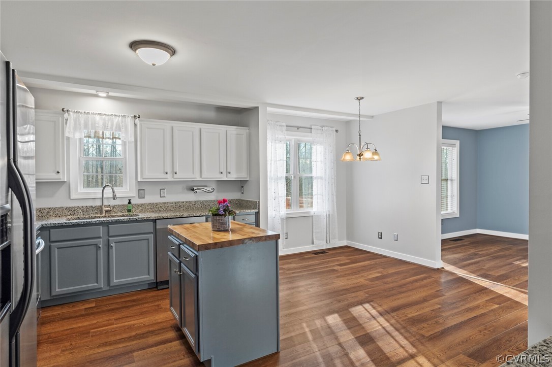 3531 Fairfield Road Powhatan, VA 23139 - Photo 16 of 50 Kitchen with eat-in area