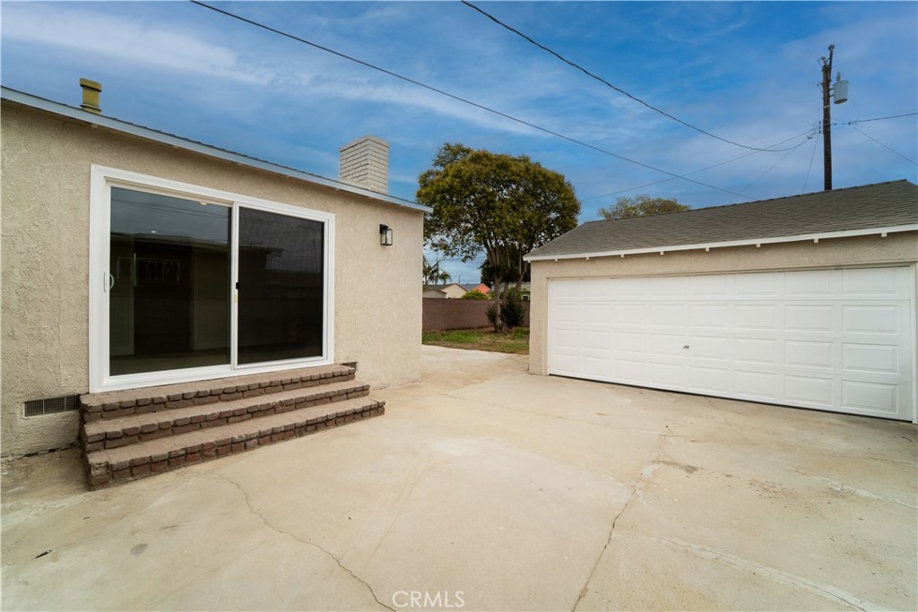 2204 West 153rd Street Compton, CA 90220 - Photo 19 of 21 a view of a backyard