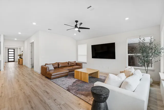 $569,900 | 2021 Gold Dust Trail, Leander, TX 78641